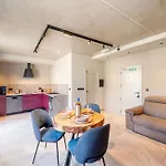 Del Mar Court Apartament