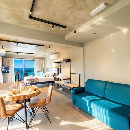 Del Mar Court 公寓