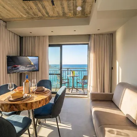 Daire Del Mar Court *