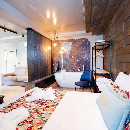 Del Mar Court Apartman *