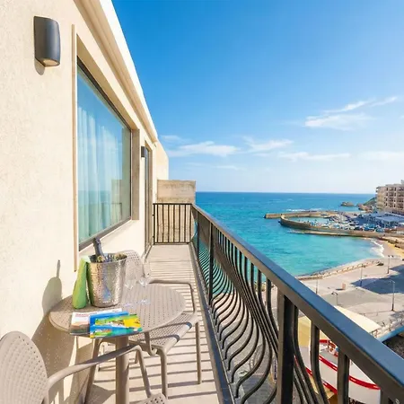 Daire Del Mar Court